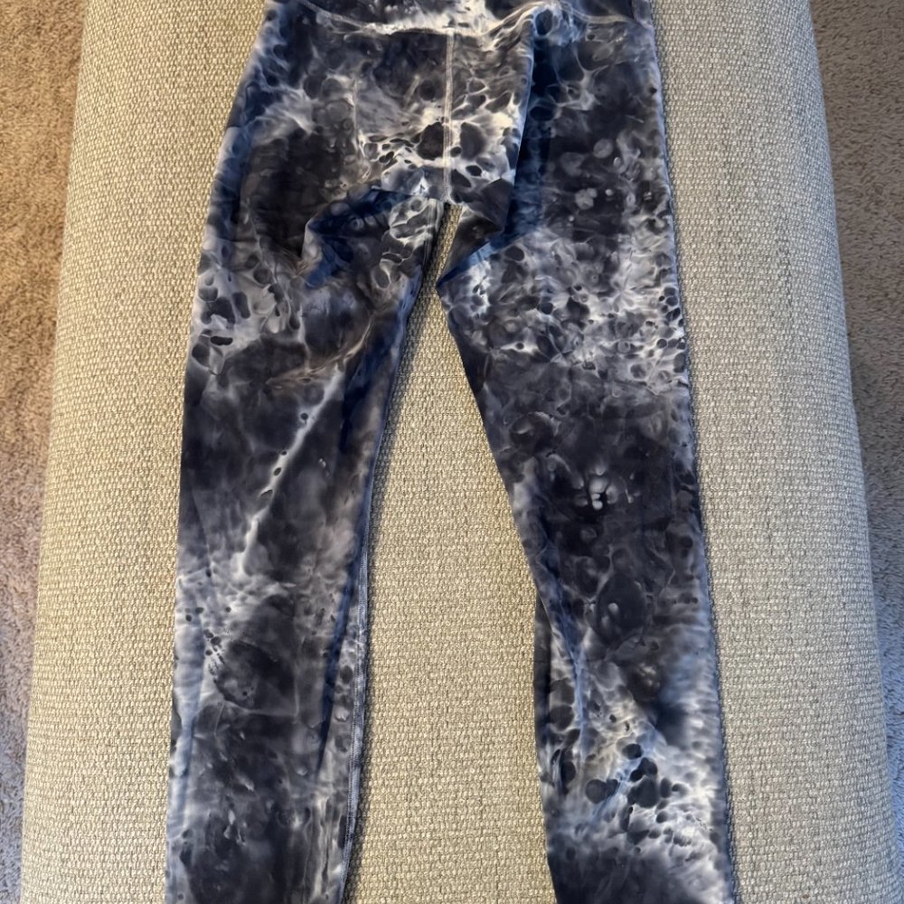 lululemon Align Pant 25" - Size 4, Diamond Dye/Daydream/Ink Blue